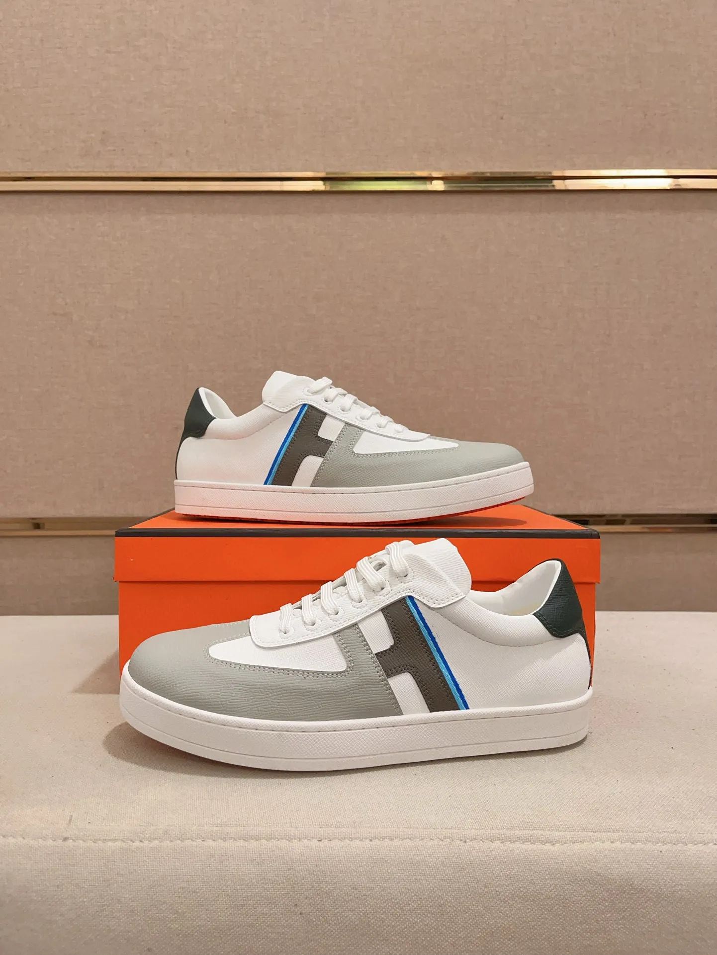 Men's clothing and shoes💰: 400💰《HERMES》【Classic Original Version】Hermès; Top 🔝 Purchasing Agency 🔍🔍Men's latest 🇺🇸 counter sales simultaneously, original ▲▲cowhide imported from Italy ▲▲Exquisite workmanship (Italian 🇮🇹Imported water-dyed 🐂cowhide lining) sole: original sole provided by the original factory, ⚠️exclusive double-layer activity·TPR·rubber·combined molded outsole; Code number: 38-44 (45/46 can be customized, non-refundable)